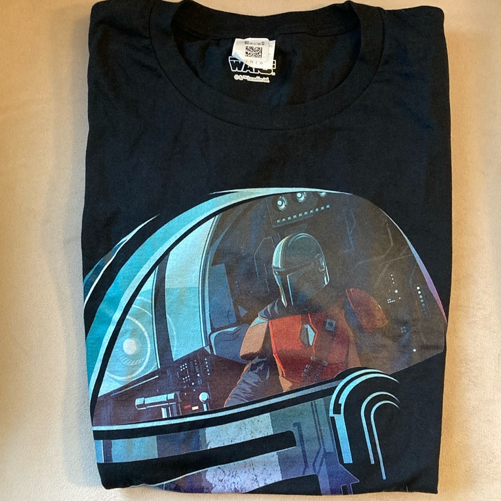 Star Wars Mandalorian Black T-Shirt NWT - Picture 8 of 8